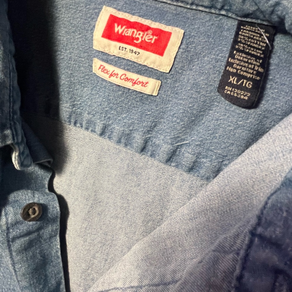 Man Button Up - Picture 2 of 2